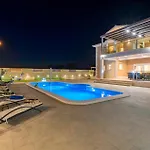 Casa vacanze Luxurious Home In Dubrava Kod Sibenika *