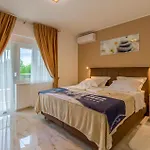 Luxurious Home In Dubrava Kod Sibenika Casa vacanze *