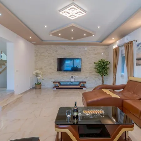 Holiday home In Dubrava Kod Sibenika *