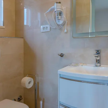 Vakantiehuis Luxurious In Kod Sibenika Dubrava (Sibenik-Knin)