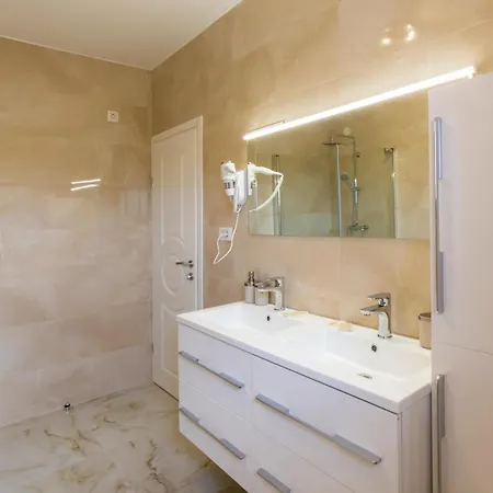 In Kod Sibenika Dom wakacyjny *