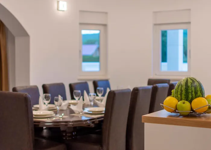 In Kod Sibenika * Dubrava (Sibenik-Knin)