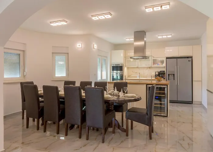 In Kod Sibenika * Dubrava (Sibenik-Knin)